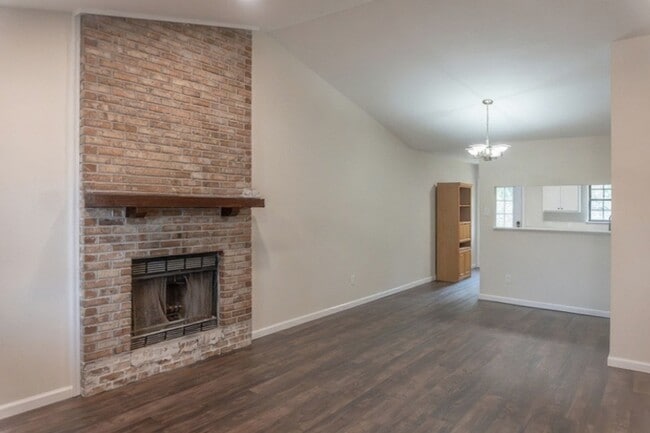 Photo - 1321 Burgess Dr Apartment