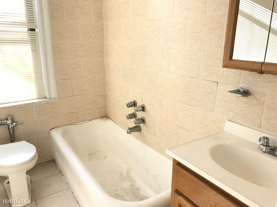 Building Photo - 2017 Beverley Rd