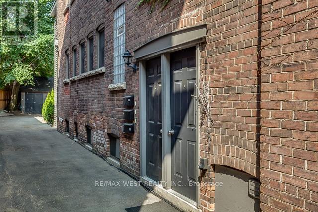 Photo du bâtiment - 56 Macdonell Ave