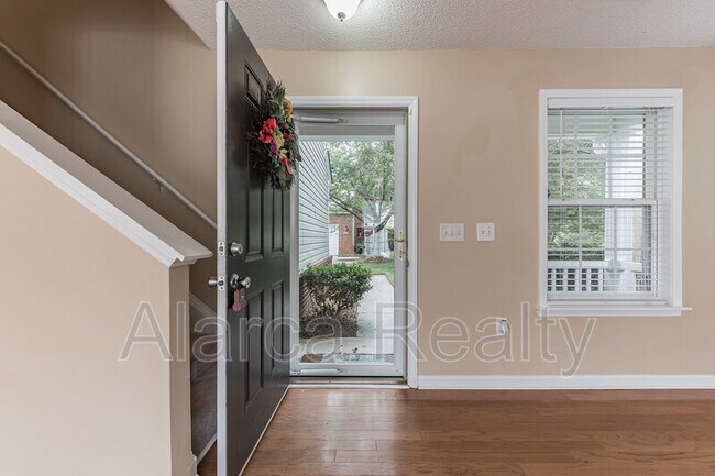 Building Photo - 9314 Meadowmont View Dr