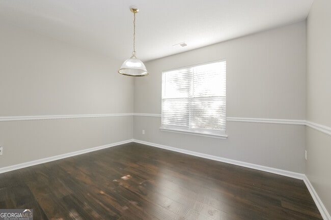 Foto del edificio - 548 Rosalind Terrace