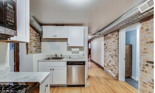 Foto del edificio - 2324 W Armitage Ave