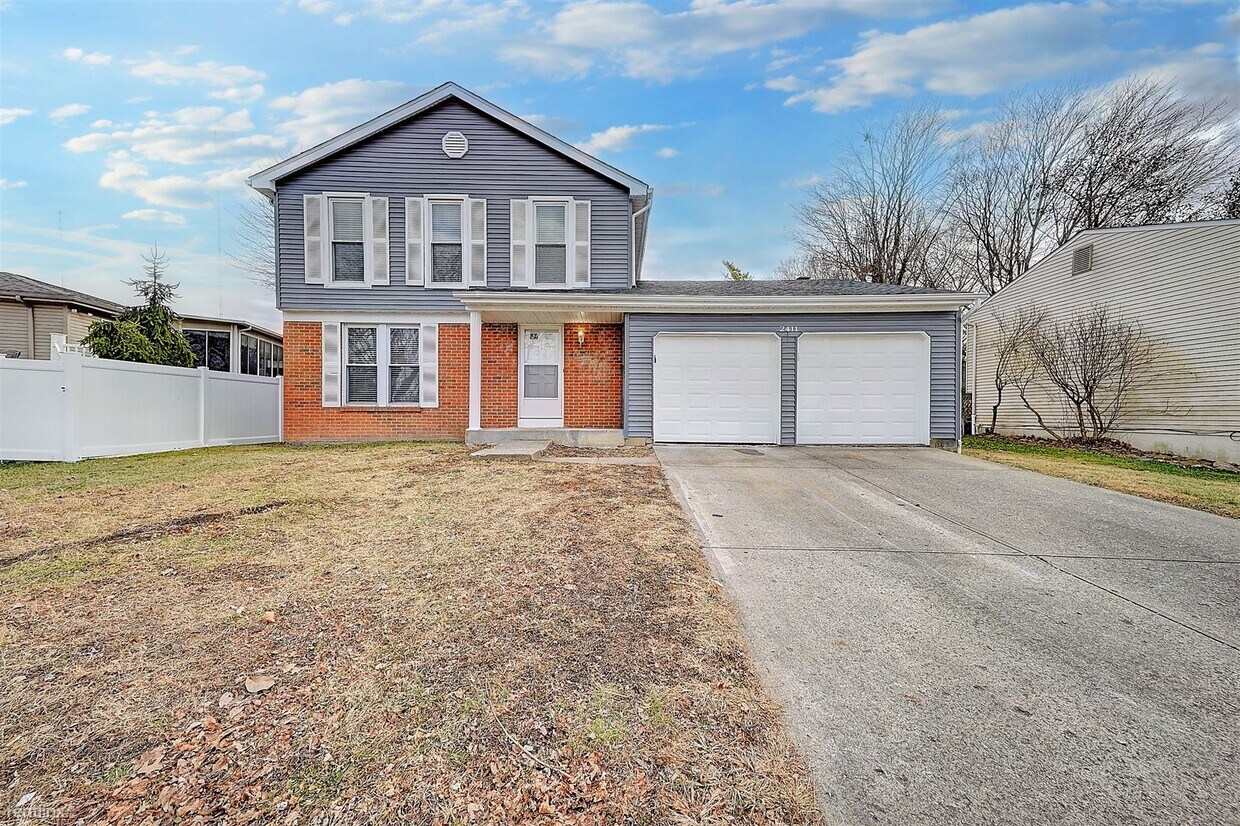 3 br, 2.5 bath House 2411 Blue Rock Blvd House Rental in Grove City