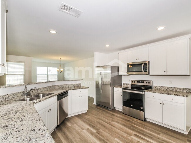 Building Photo - 7117 Spaniel Ct