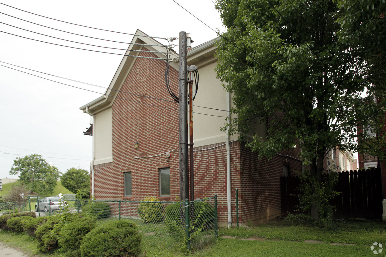 Building Photo - 209 Breckinridge St