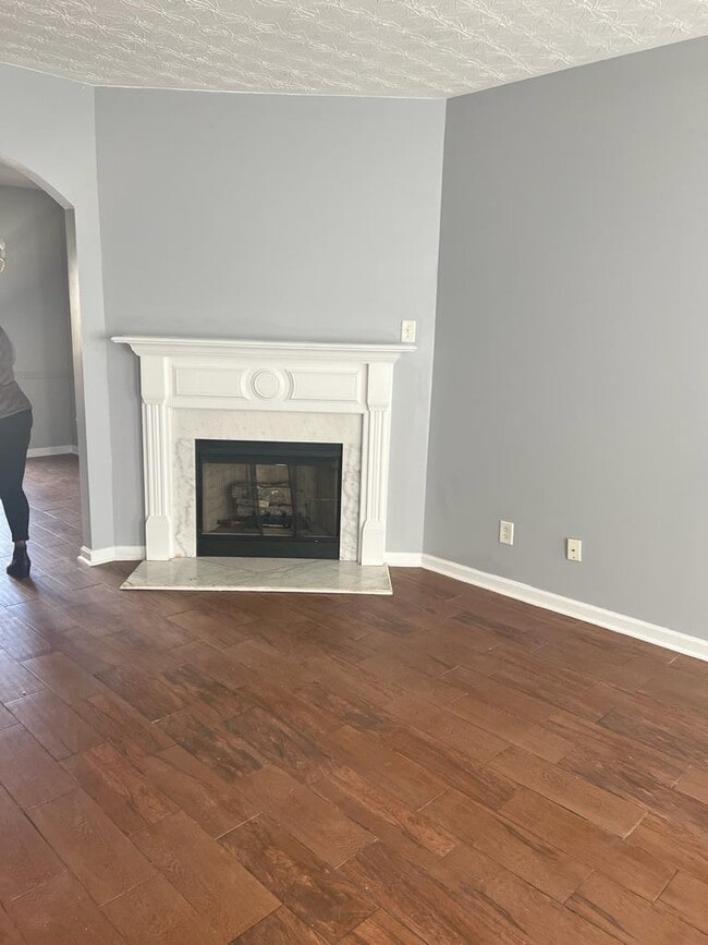 Foto del edificio - 631 Kenridge Way