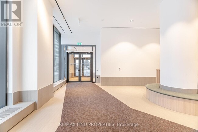 Building Photo - 395 Square One Dr