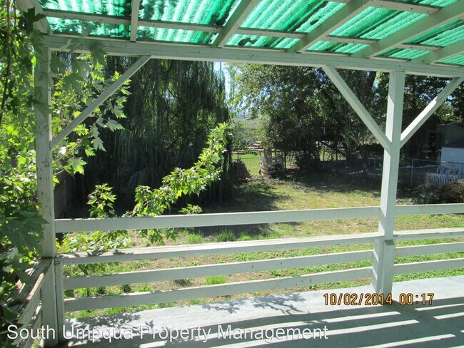 Building Photo - 2 br, 1 bath House - 644 NE Madrona Drive