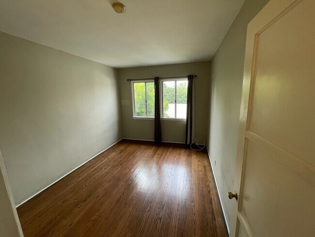 Foto del edificio - 1311 W Alameda Ave