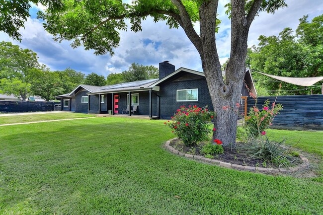 Building Photo - 1407 E 19th St