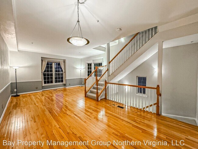 Building Photo - 4 br, 3.5 bath House - 414 Wayne St.