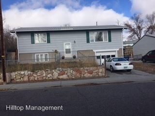 Primary Photo - 3 br, 2.5 bath House - 220 Kinnikinnick