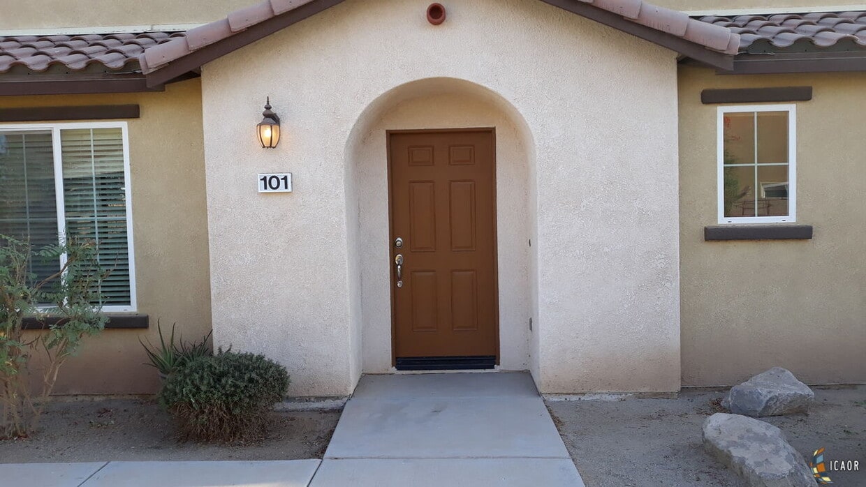 Primary Photo - 642 Brewer Rd
