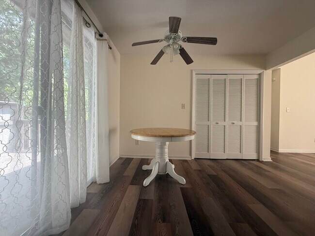 Building Photo - 2821 Seclusion Ct