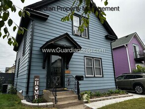 Building Photo - 2119 Grand St NE