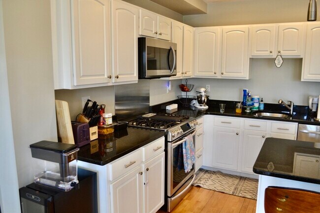 Foto del edificio - 1306 Columbia Rd