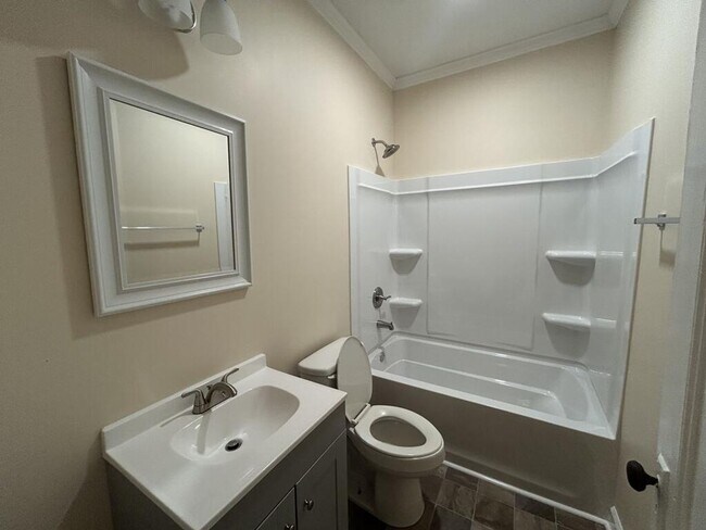 Foto del edificio - 2139 W Andrews Ave