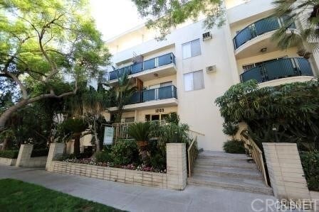 Foto del edificio - 1203 N Kings Rd