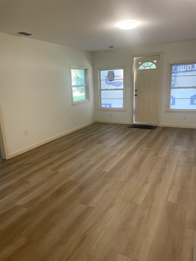 Building Photo - 4588 First St