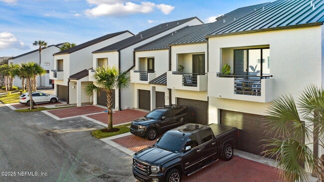 Building Photo - 756 Spinnakers Reach Dr