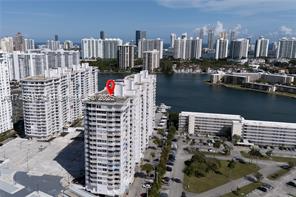 Foto principal - 18011 Biscayne Blvd