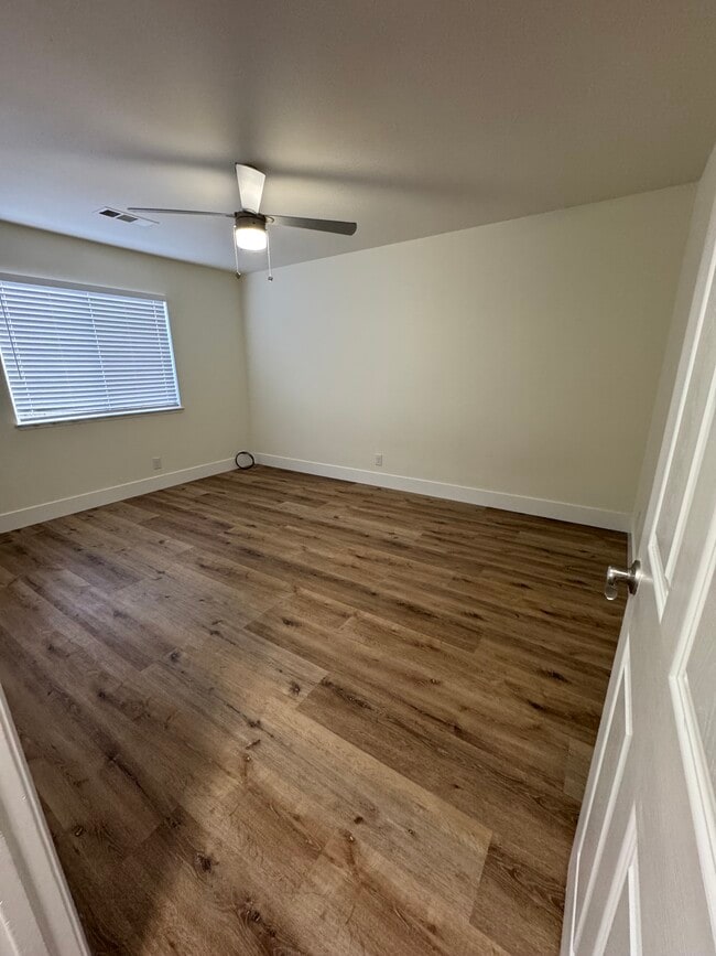 Building Photo - 1024 Michelle Ct