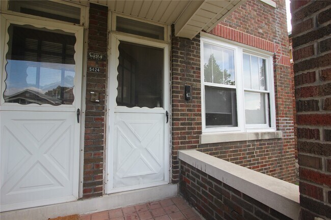 Building Photo - 5424 Rhodes Ave