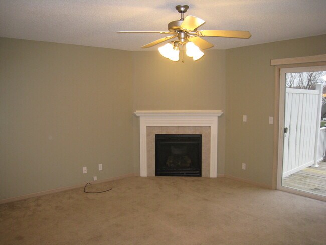 Foto del edificio - 9806 N Lewis Ave