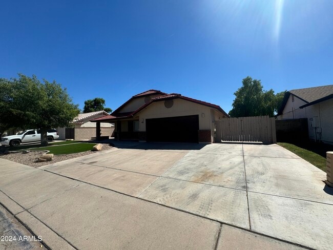 Building Photo - 491 E San Pedro Ave