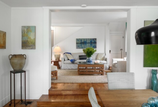 Living room - 427 E Sola St