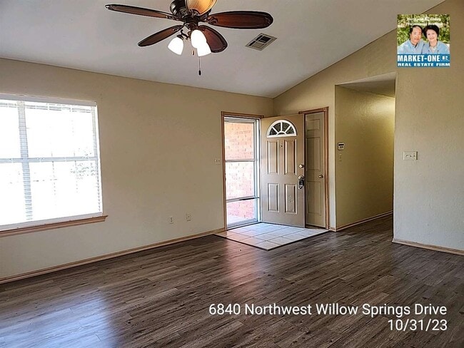 Foto del edificio - 6840 NW Willow Springs Dr