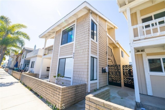 Building Photo - 905 E Balboa Blvd