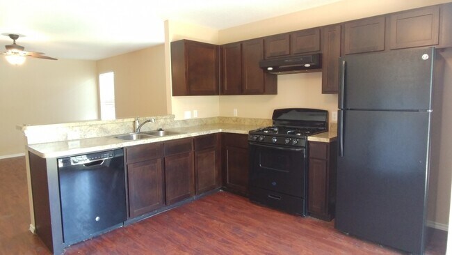 Building Photo - 244 Langely