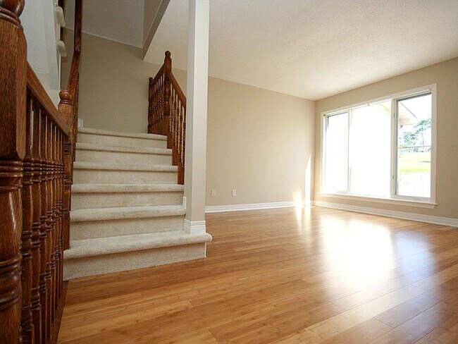 Building Photo - 110 Kimberwick Cres