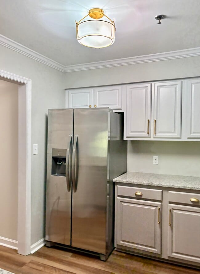 Newly Renovated Kitchen - 100 Sunset Blvd