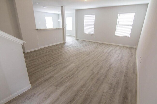 Building Photo - 1123 MARQUIS DR