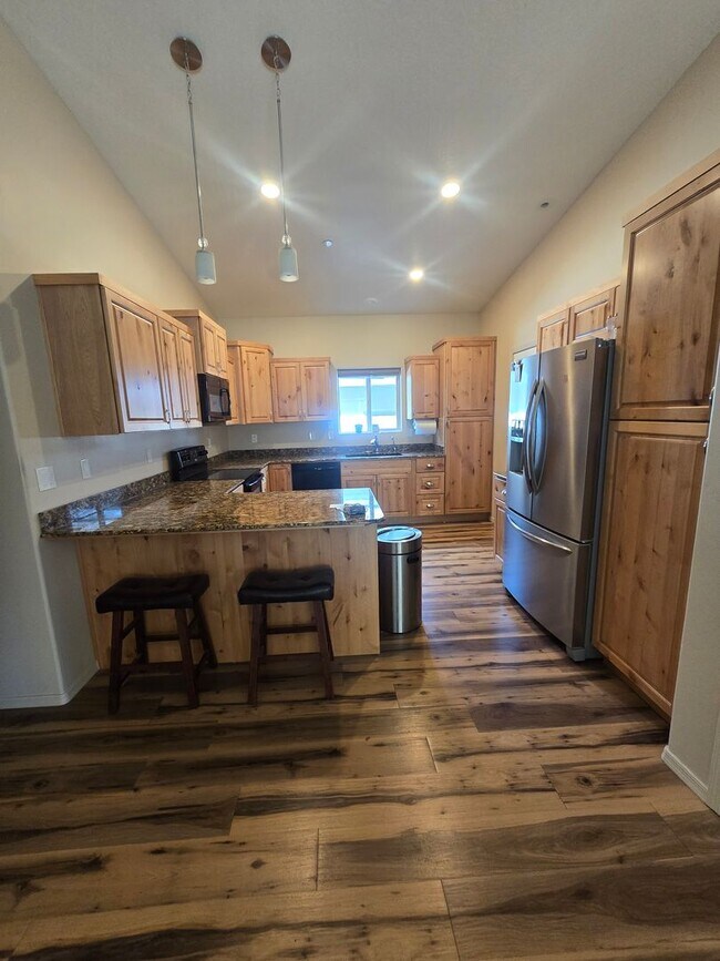 Foto del edificio - Unfurnished, 1-Year Long-Term Rental