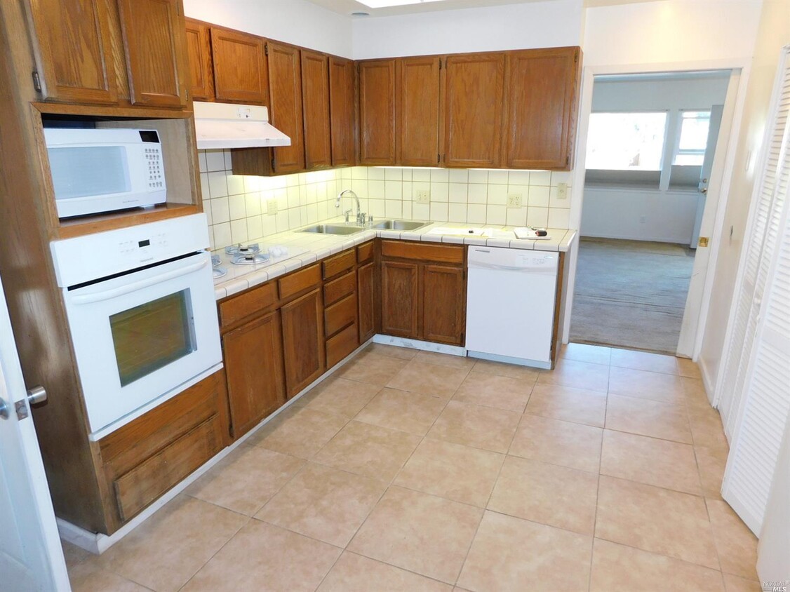 Foto principal - 858 E Blithedale Ave