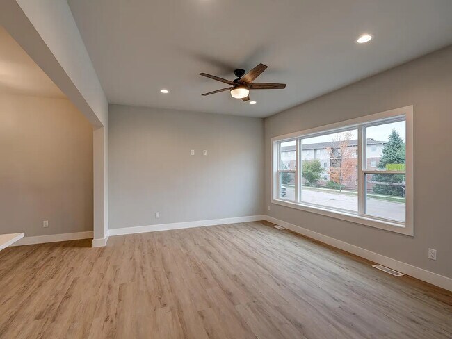Foto del edificio - 115 Prairie Heights Dr