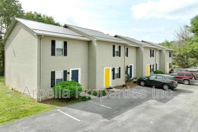 Building Photo - 2637 Hwy 11 W