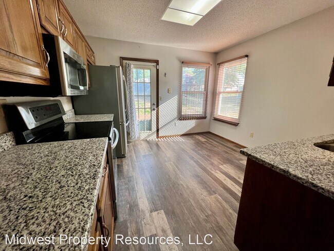 Foto del edificio - 3 br, 2.5 bath House - 1014 NE Mulberry St