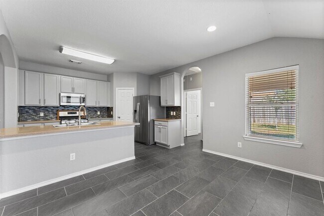 Foto del edificio - 16534 Whitaker Creek Dr