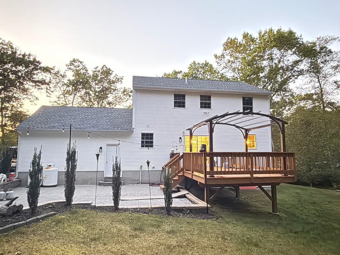 Foto del edificio - 264 Great Brook Rd