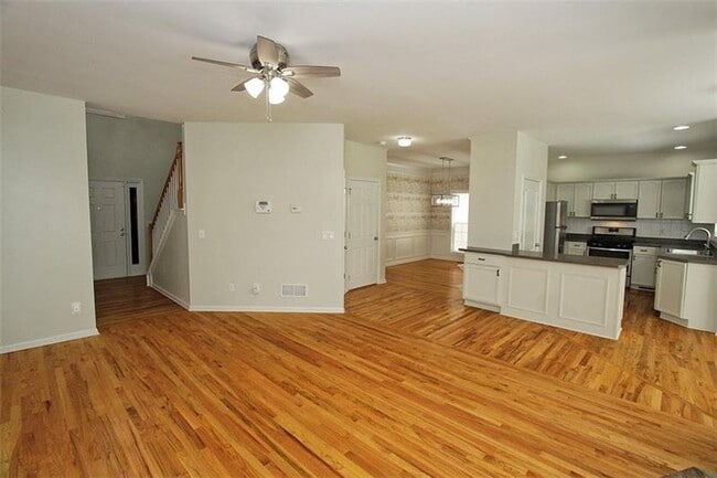 Building Photo - 2210 Orchard Park Cir NW