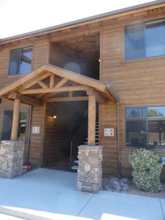 Building Photo - D2 is Rare Ground Level 2 bed / 2 bath