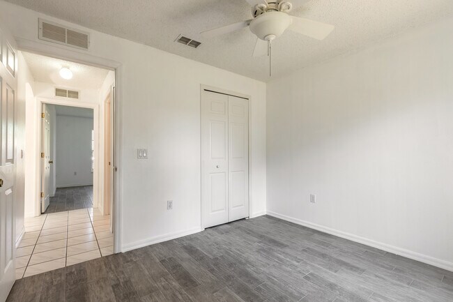 Building Photo - 3214 Juniper Dr