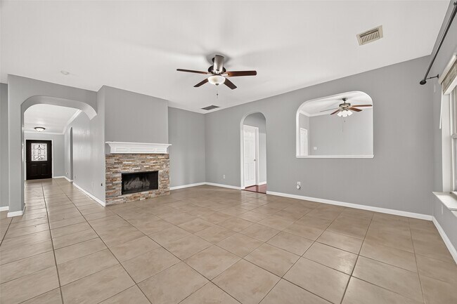 Building Photo - 3223 Legends Creek Dr