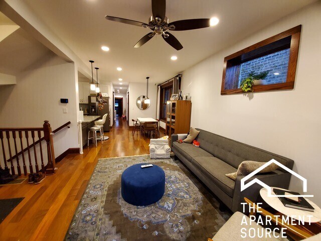 Foto del edificio - 1019 W Oakdale Ave