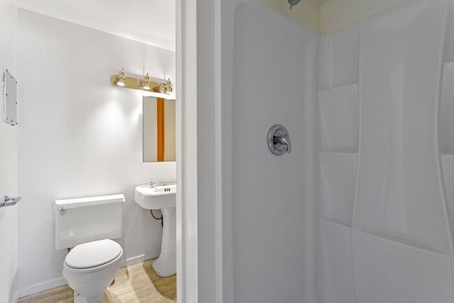 Foto del edificio - Large Studio apt close in SW! Pets OK!