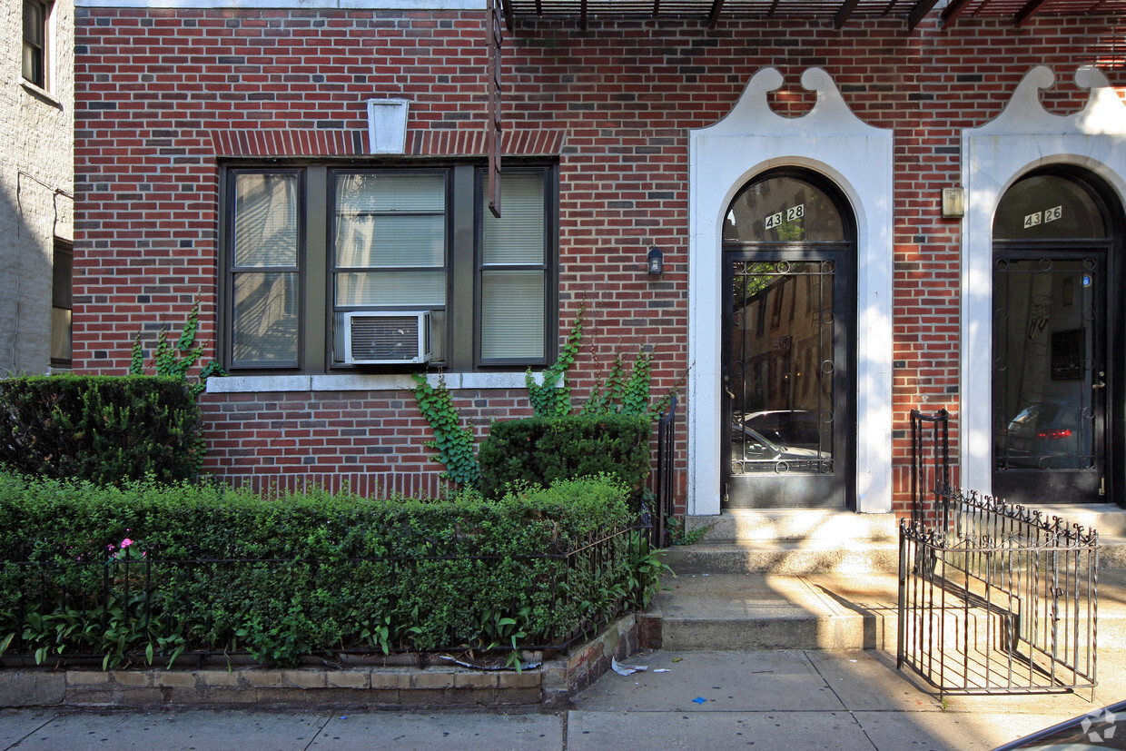 Building Photo - 43-28 41st St